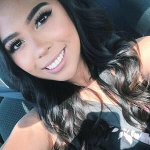 Meet your Posher, Azriela